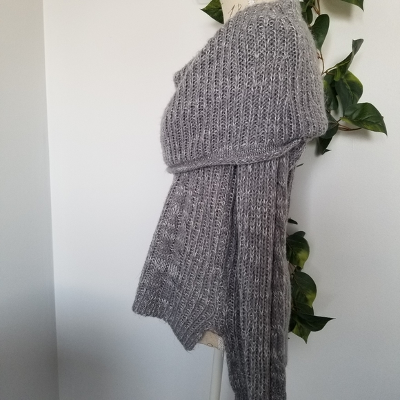 Love and Liberty Knit Grey Sweater - Picture 4 of 6